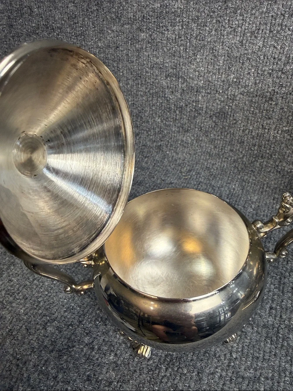 Silver plated, unmarked set: teapot, creamer, sugar bowl - Very Nice!